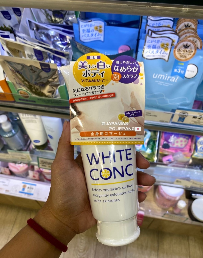 White conc body gommage